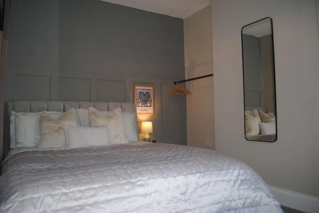 Вілла Cosy Renovated House In Warrington Екстер'єр фото
