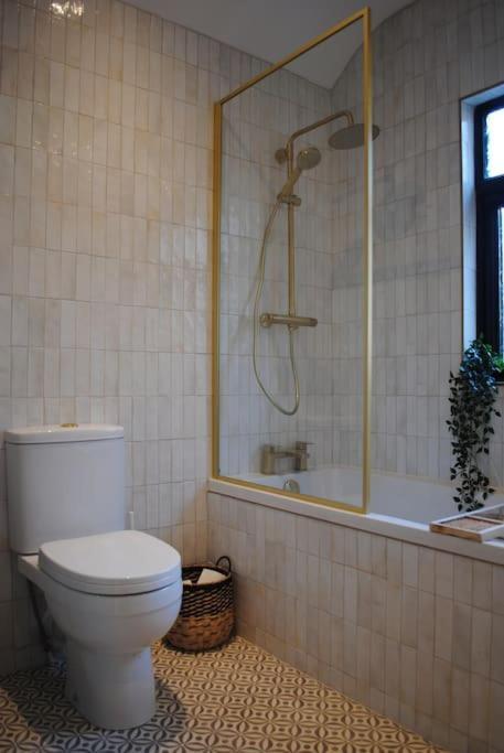 Вілла Cosy Renovated House In Warrington Екстер'єр фото